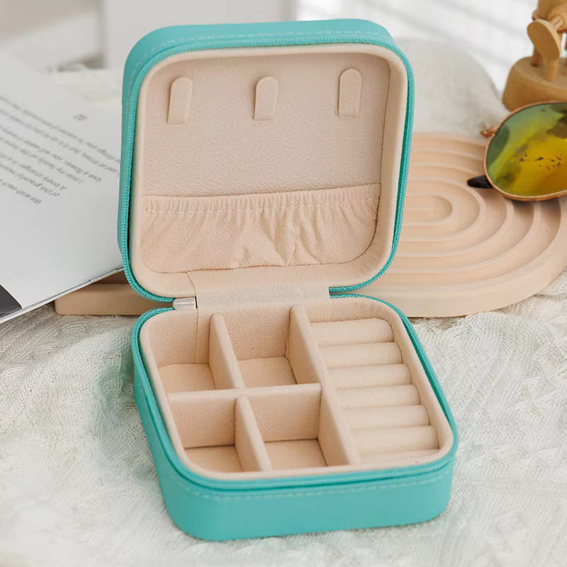 Portable Jewellery Organizer – PU Leather Zipper Case with Dividers for Rings, Earrings, and Necklaces - Cream